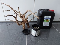 Driftwood, freeze dried australian black worms, liquid carbon only £20 for the lot.
